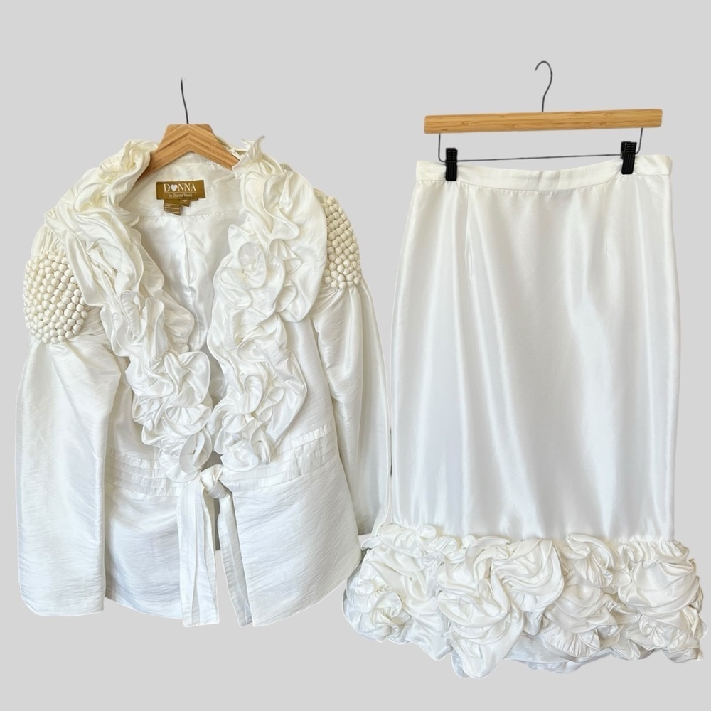 Donna Vinci White Vintage Skirt Set.
